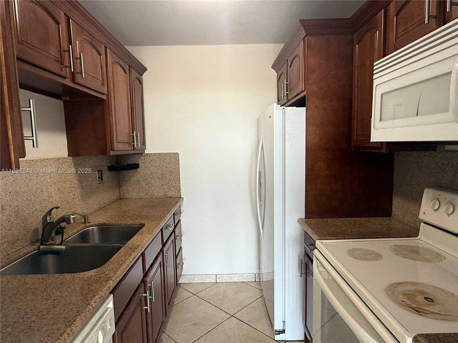 Small Image of 2000 NORTH EAST 135TH ST #701, North Miami Number 8