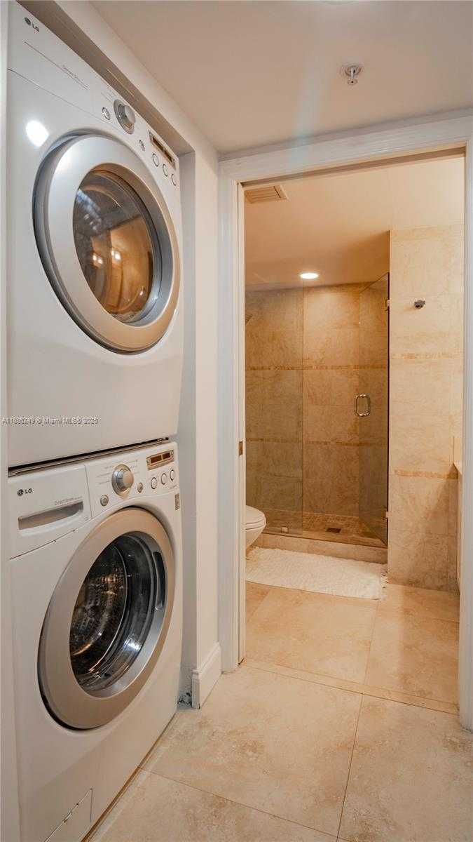 Small Image of 1155 BRICKELL BAY DR #2208, Miami Number 11