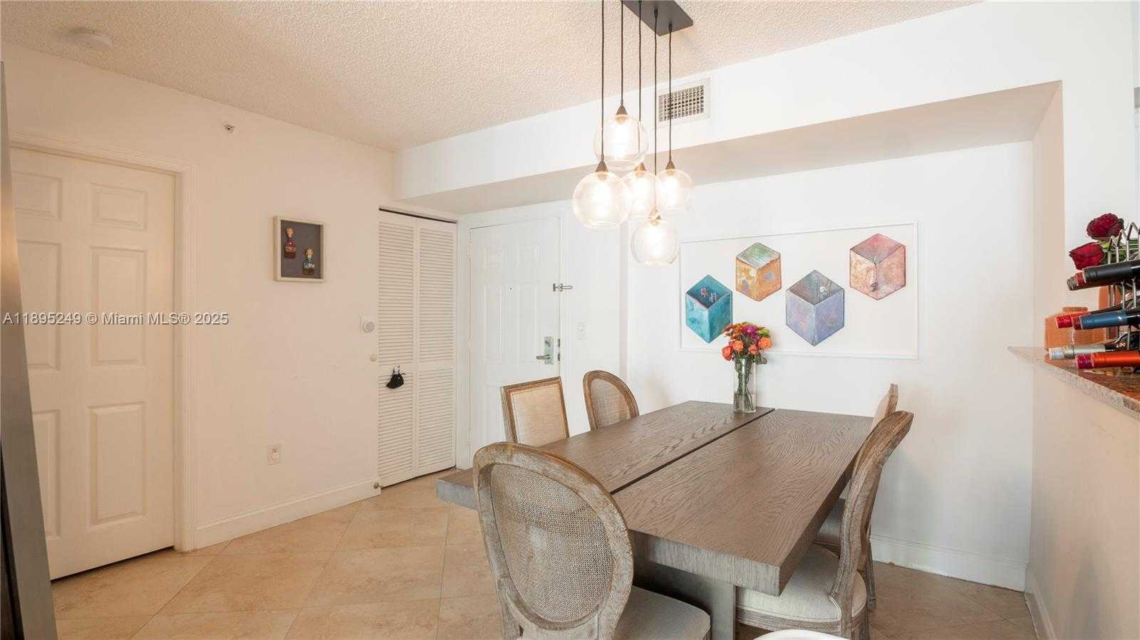 Small Image of 1155 BRICKELL BAY DR #2208, Miami Number 5
