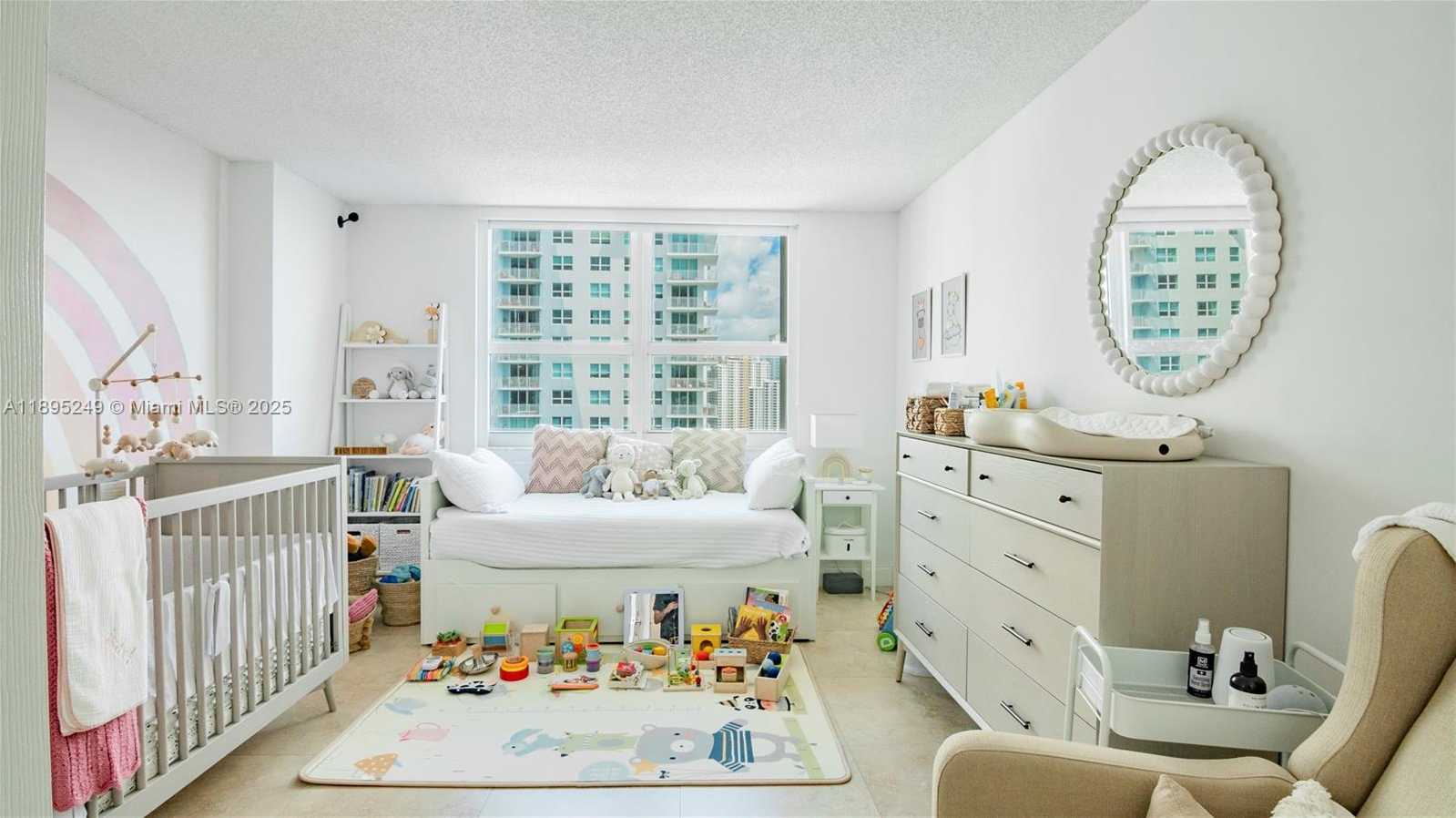 Small Image of 1155 BRICKELL BAY DR #2208, Miami Number 8