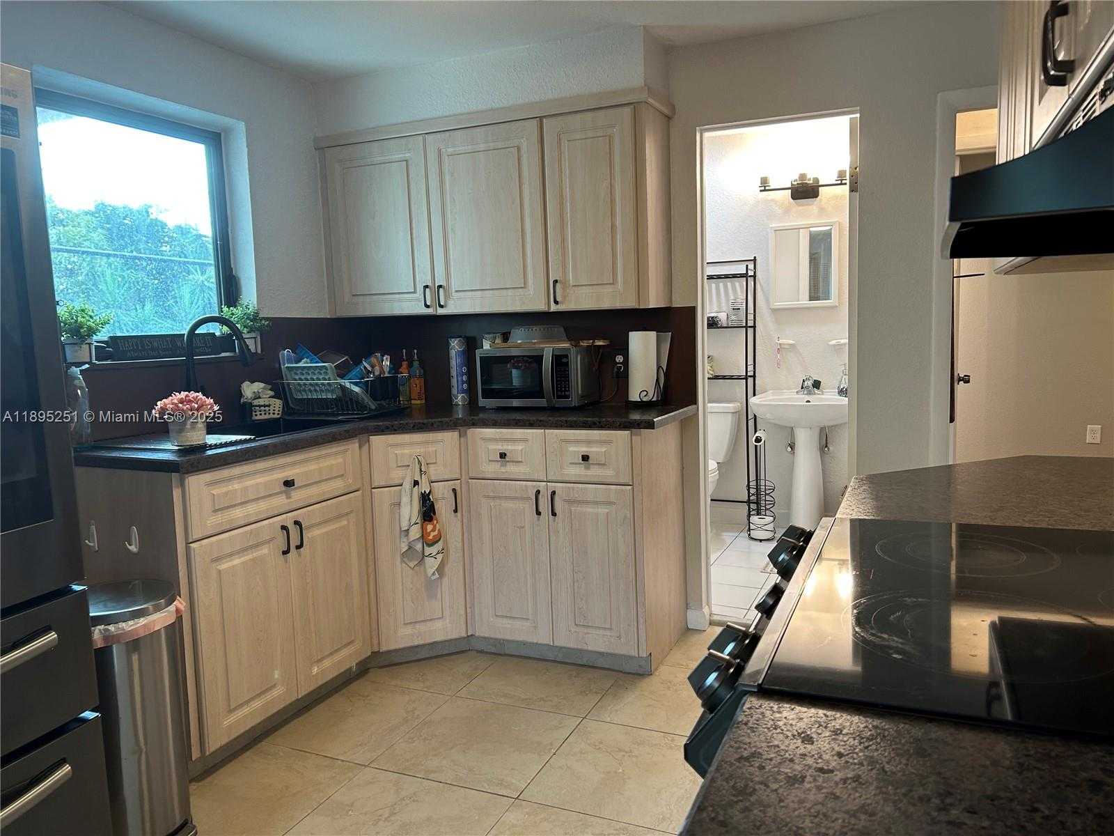 Small Image of 1534 MONROE ST #FLOOR 2, Hollywood Number 10