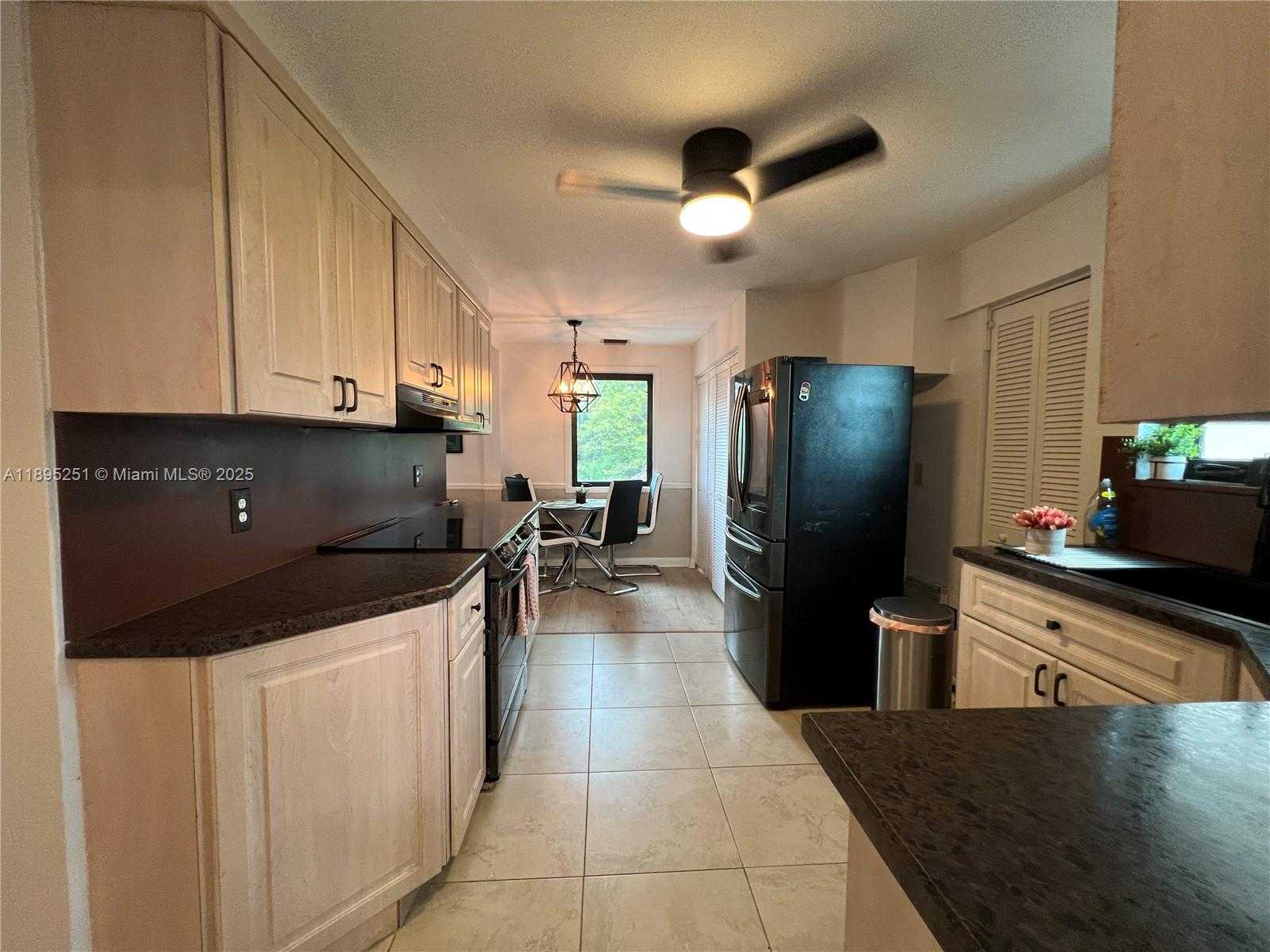 Small Image of 1534 MONROE ST #FLOOR 2, Hollywood Number 11