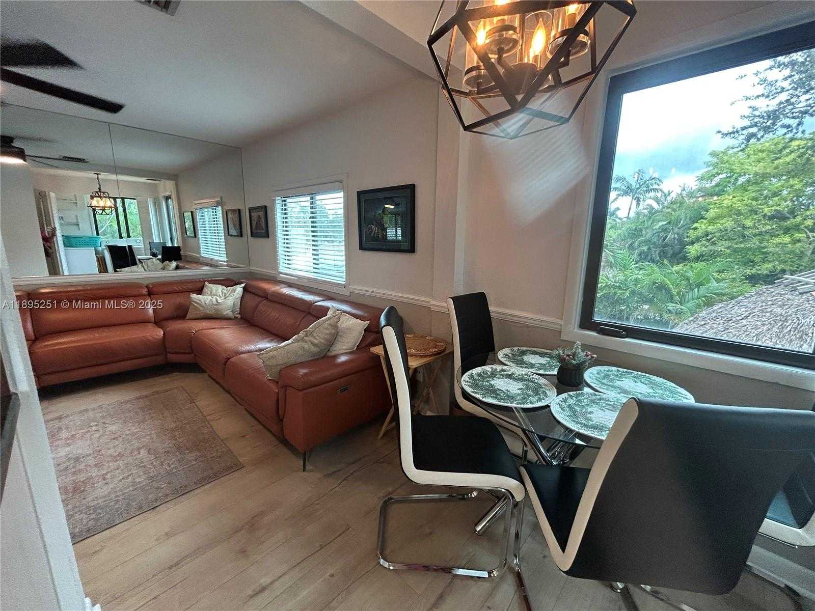 Small Image of 1534 MONROE ST #FLOOR 2, Hollywood Number 16