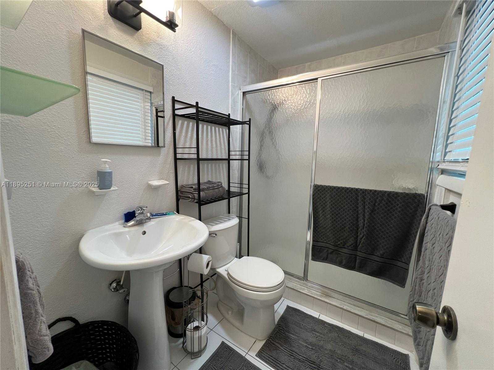 Small Image of 1534 MONROE ST #FLOOR 2, Hollywood Number 21