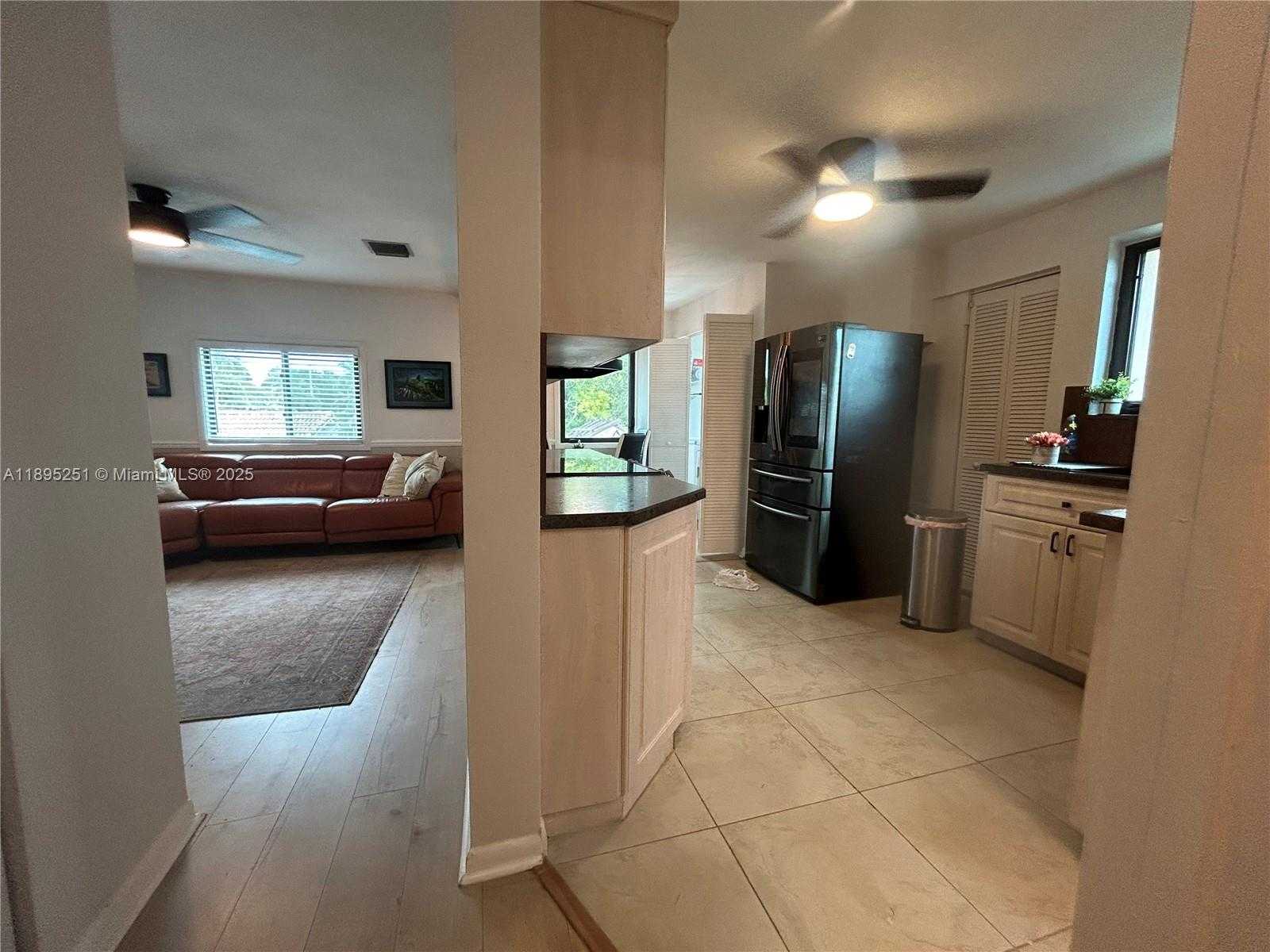 Small Image of 1534 MONROE ST #FLOOR 2, Hollywood Number 8