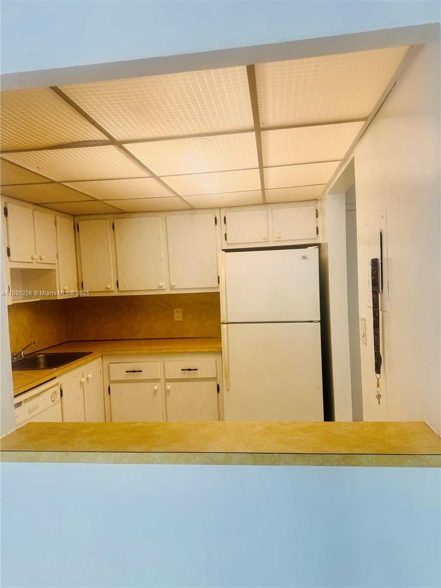 Small Image of 16851 NORTH EAST 23RD AVE #A-117, North Miami Beach Number 3