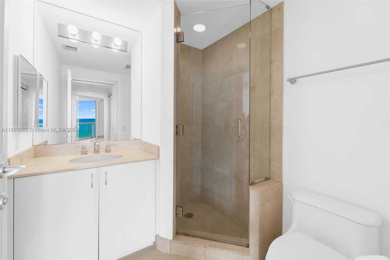 Small Image of 6365 COLLINS AVE #4002, Miami Beach Number 16