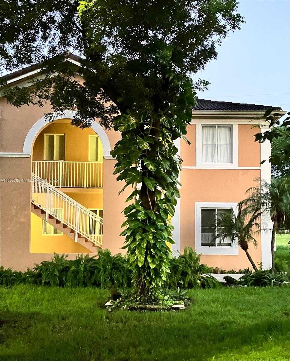 Small Image of 17820 NORTH WEST 73RD AVE #109-1, Hialeah Number 1