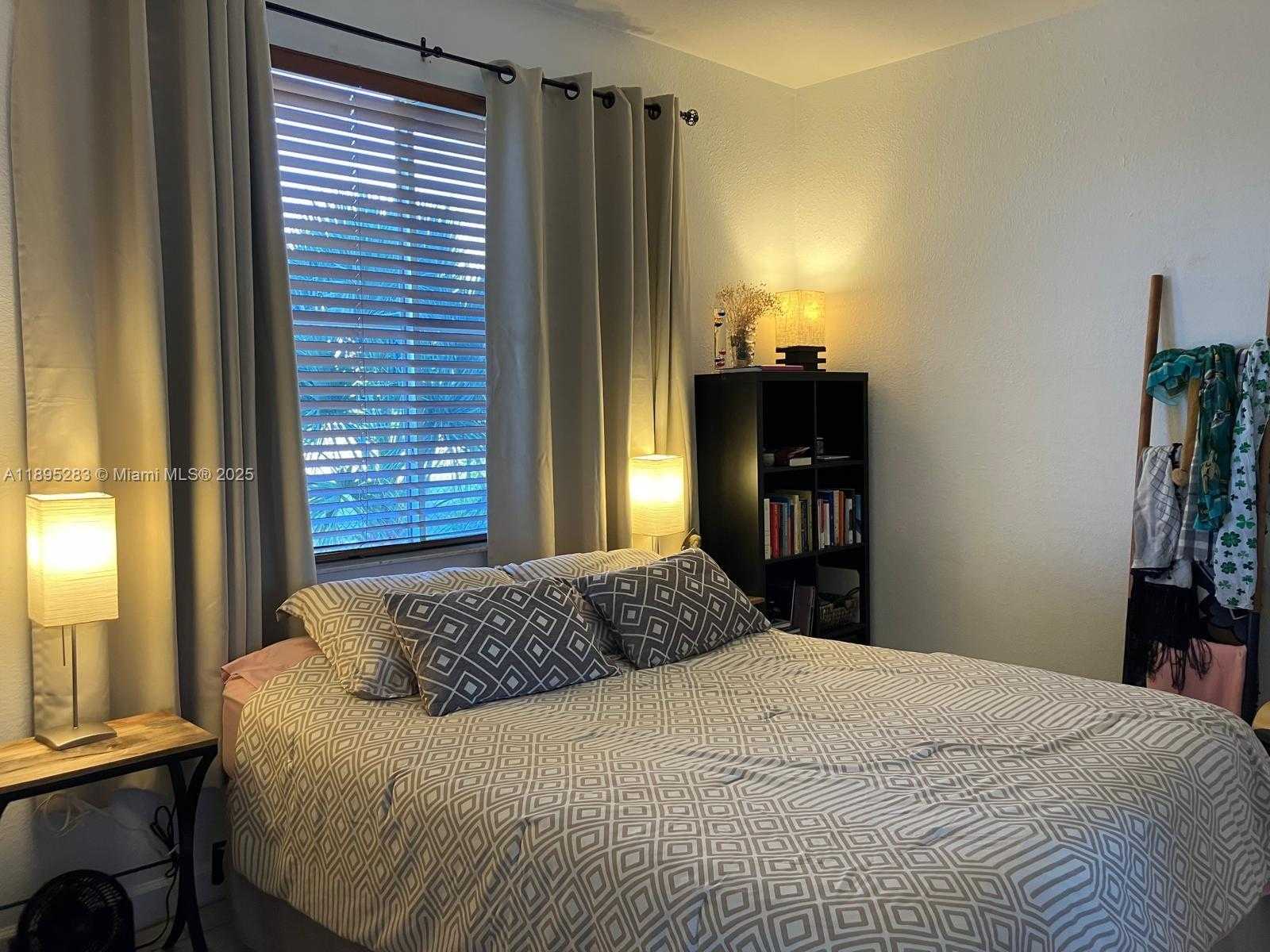 Small Image of 17820 NORTH WEST 73RD AVE #109-1, Hialeah Number 14