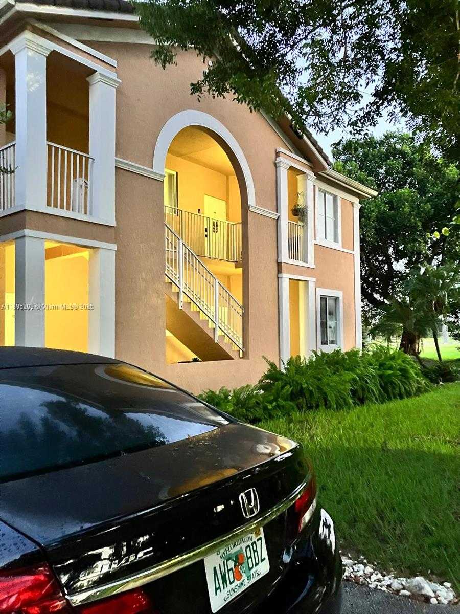 Small Image of 17820 NORTH WEST 73RD AVE #109-1, Hialeah Number 2