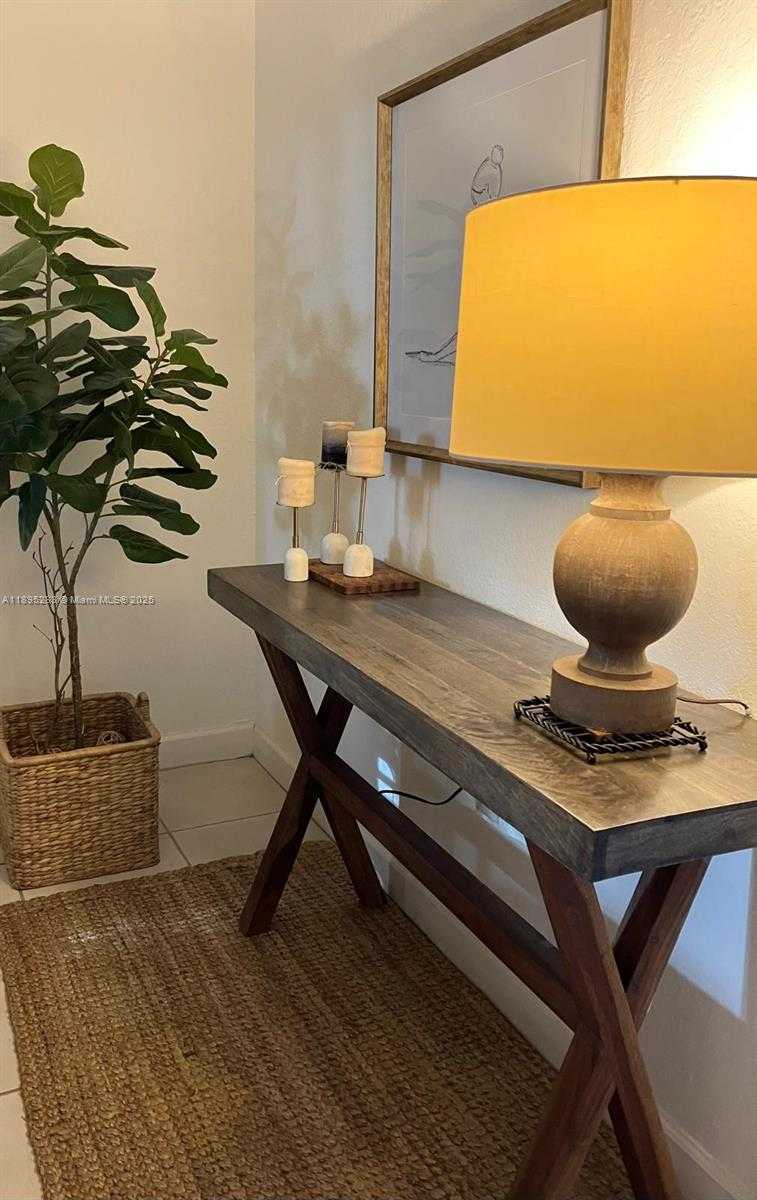 Small Image of 17820 NORTH WEST 73RD AVE #109-1, Hialeah Number 5