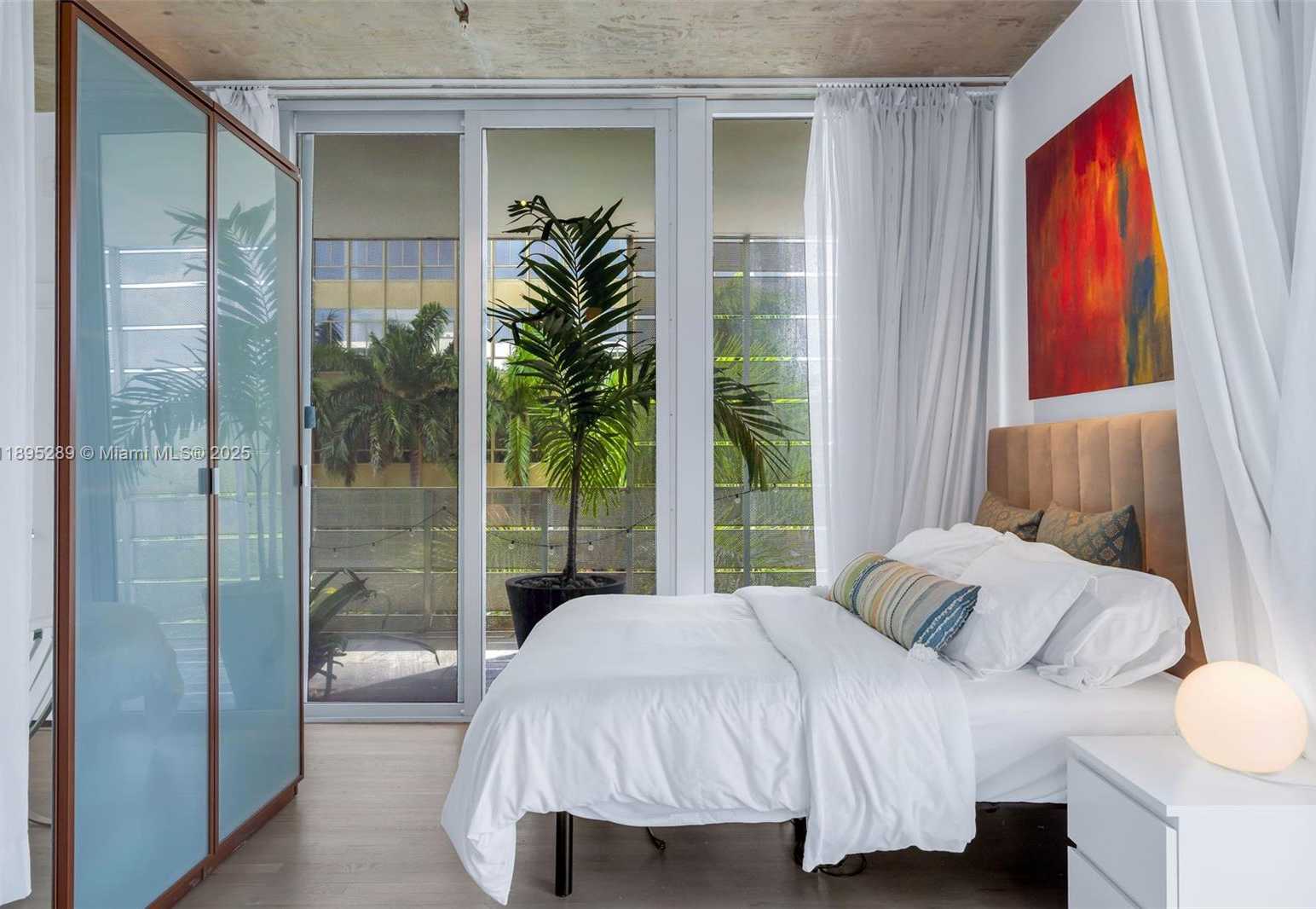 Small Image of 1700 MERIDIAN AVE #402, Miami Beach Number 10