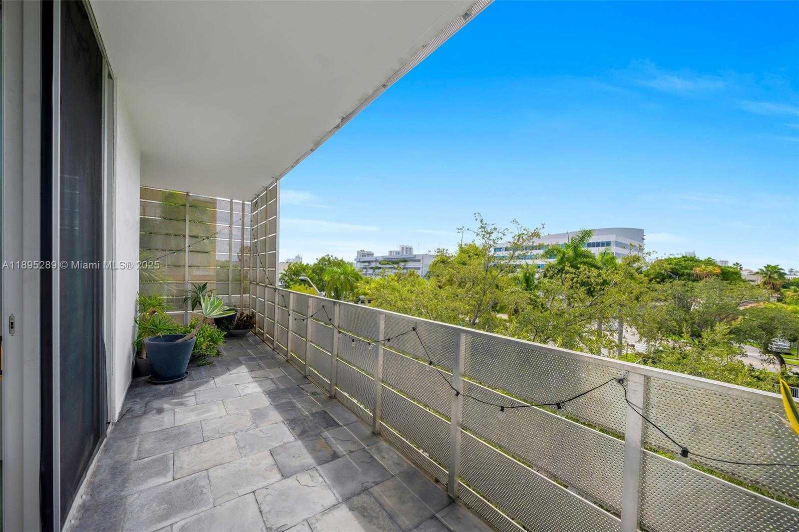 Small Image of 1700 MERIDIAN AVE #402, Miami Beach Number 16
