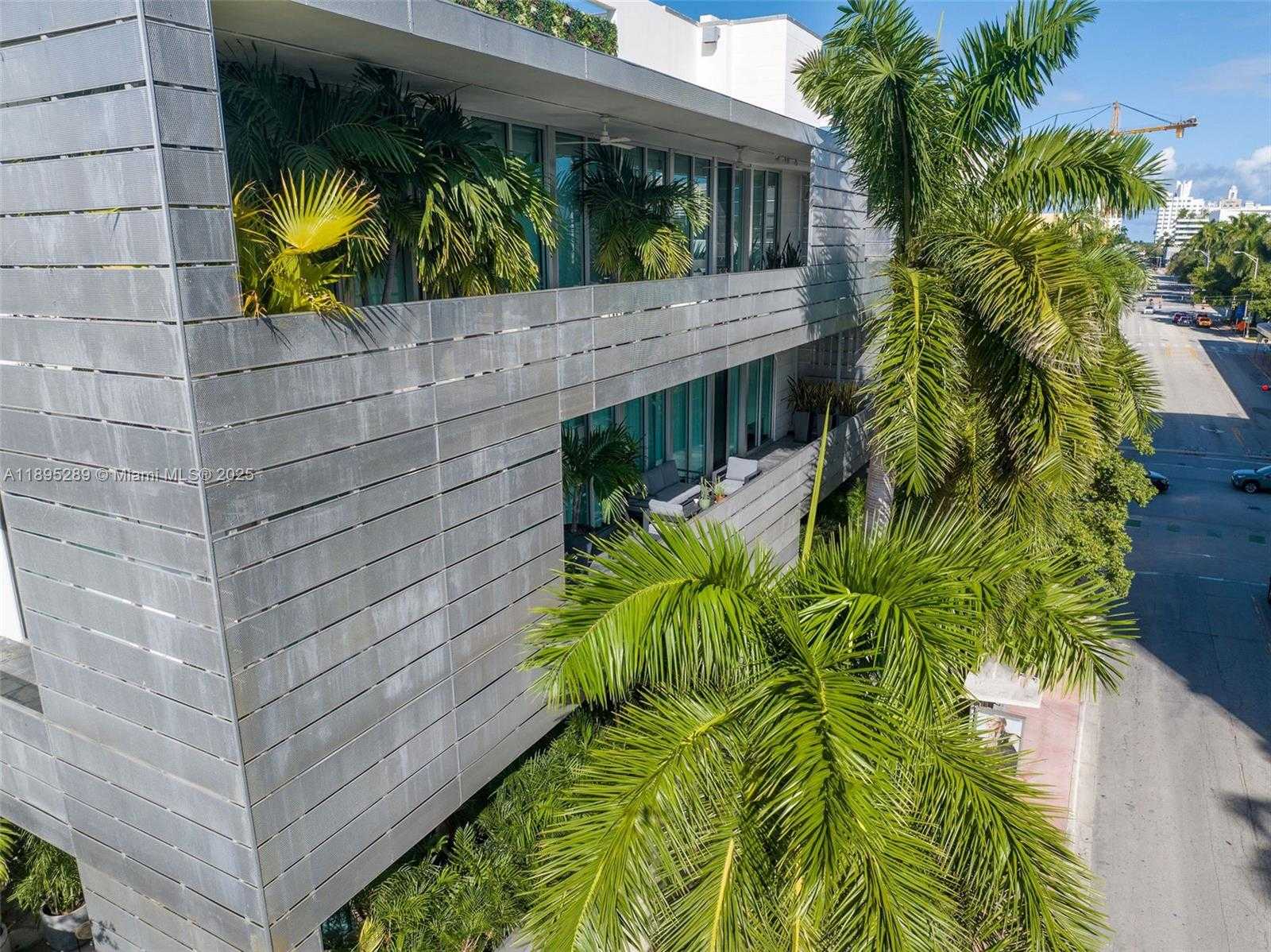 Small Image of 1700 MERIDIAN AVE #402, Miami Beach Number 27