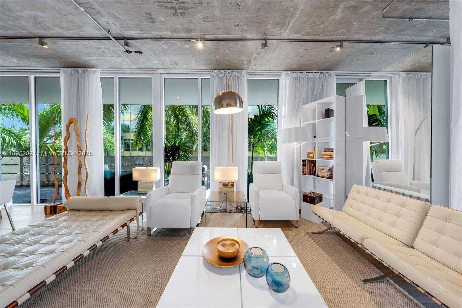 Small Image of 1700 MERIDIAN AVE #402, Miami Beach Number 4