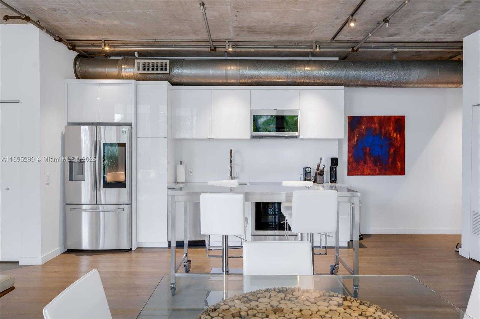 Small Image of 1700 MERIDIAN AVE #402, Miami Beach Number 6