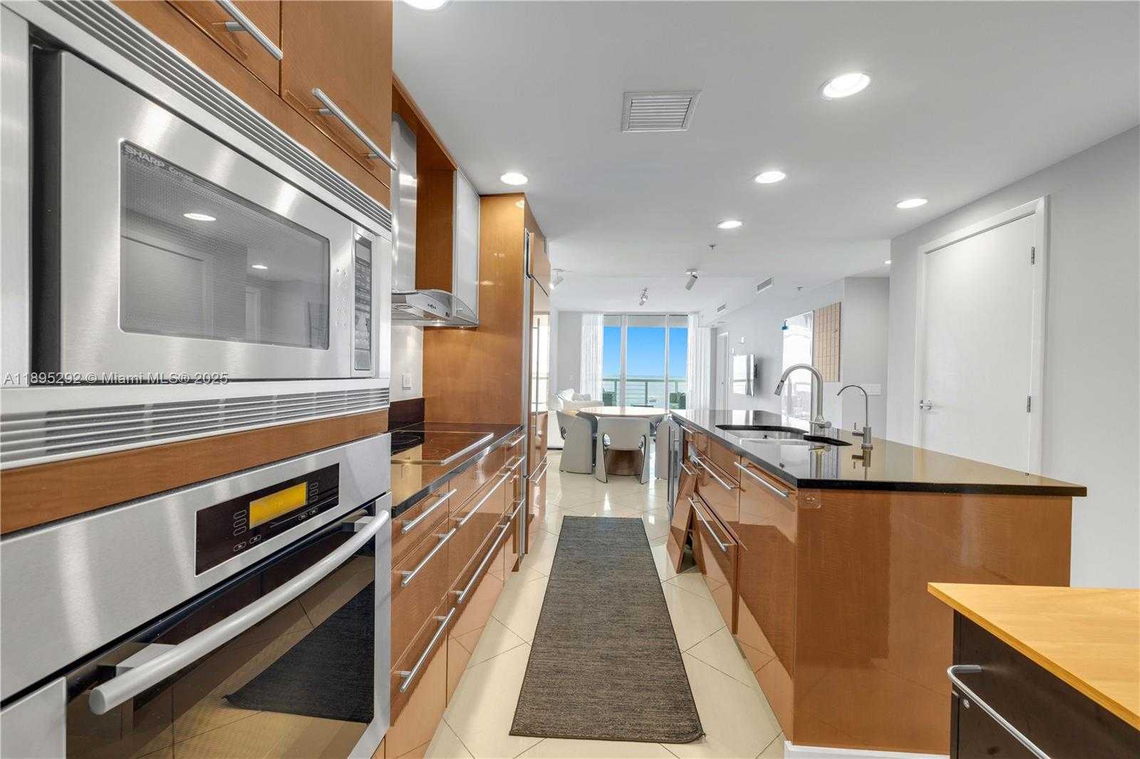 Small Image of 3801 COLLINS AVE #704, Miami Beach Number 11