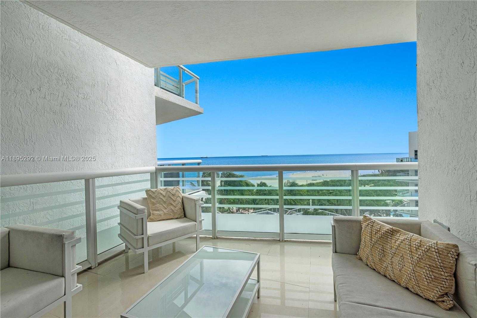 Small Image of 3801 COLLINS AVE #704, Miami Beach Number 2