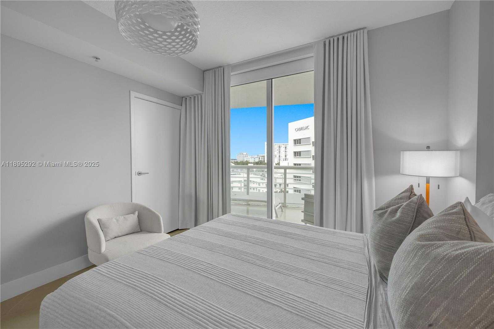 Small Image of 3801 COLLINS AVE #704, Miami Beach Number 20