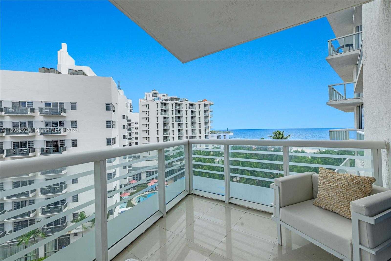 Small Image of 3801 COLLINS AVE #704, Miami Beach Number 22
