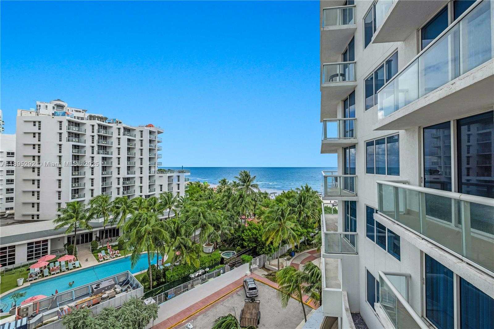 Small Image of 3801 COLLINS AVE #704, Miami Beach Number 23