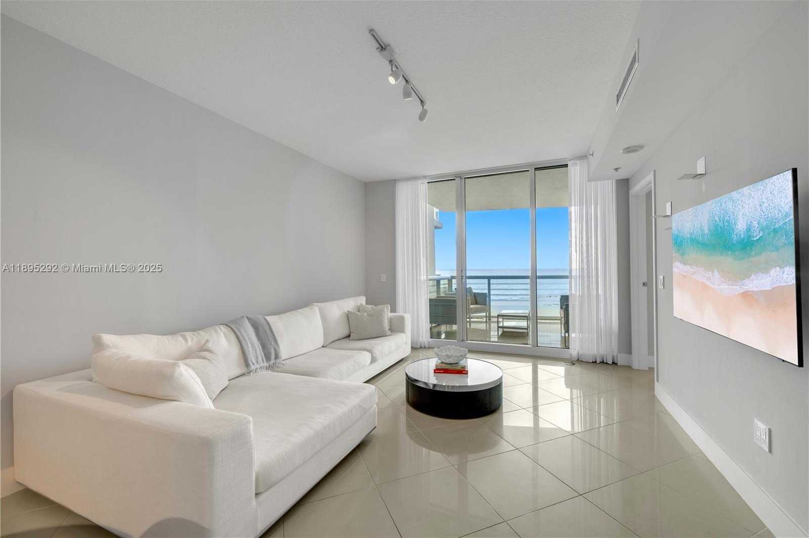 Small Image of 3801 COLLINS AVE #704, Miami Beach Number 3