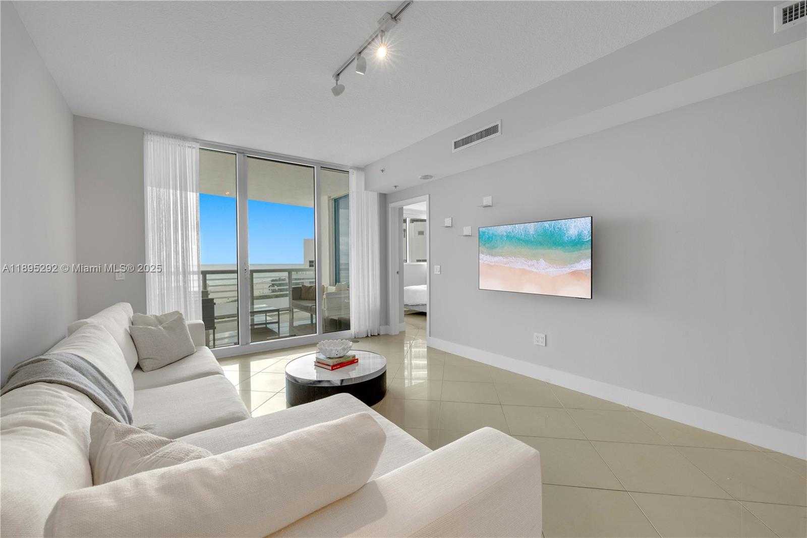 Small Image of 3801 COLLINS AVE #704, Miami Beach Number 5