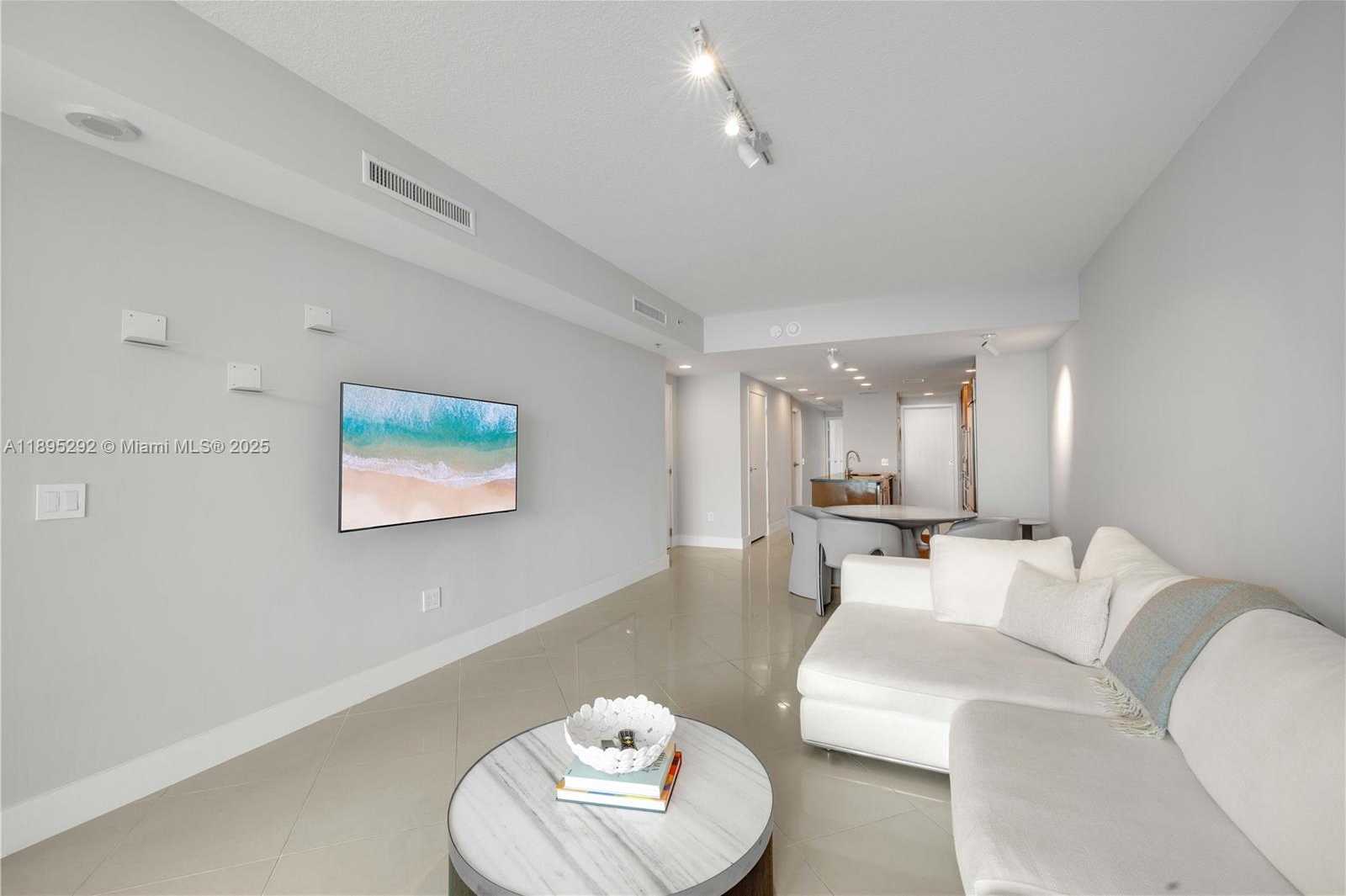 Small Image of 3801 COLLINS AVE #704, Miami Beach Number 8