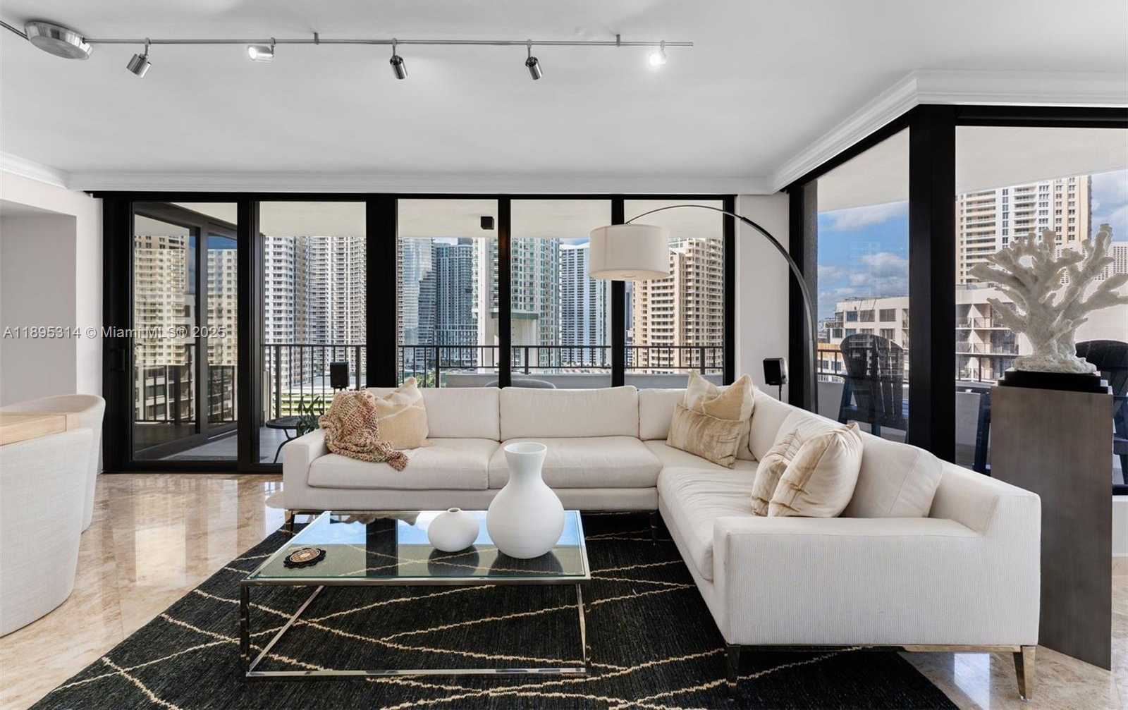 Small Image of 520 BRICKELL KEY DR #A1716, Miami Number 10