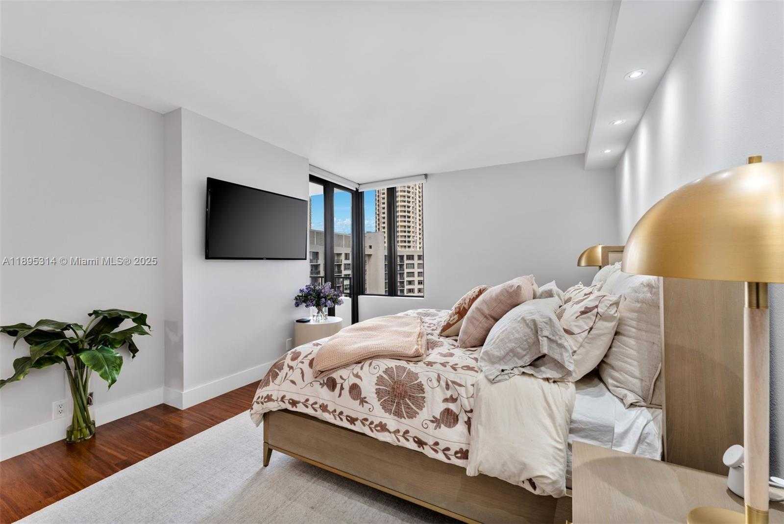 Small Image of 520 BRICKELL KEY DR #A1716, Miami Number 19