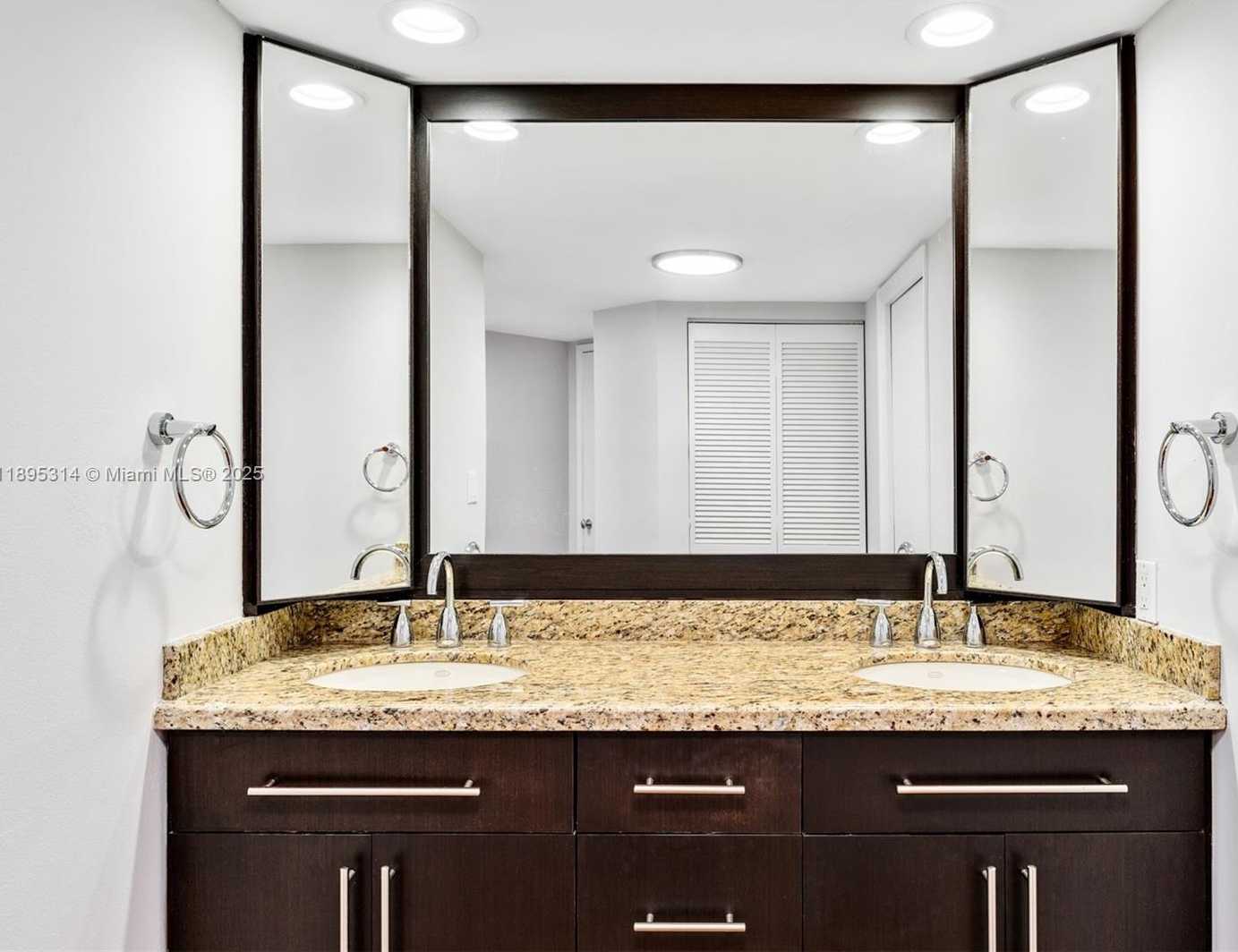 Small Image of 520 BRICKELL KEY DR #A1716, Miami Number 21