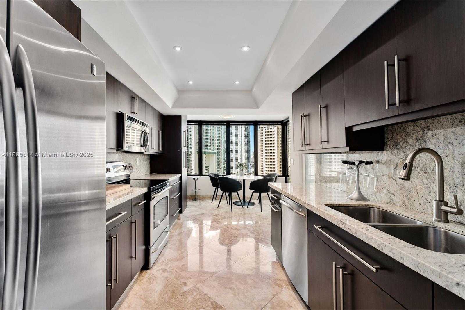 Small Image of 520 BRICKELL KEY DR #A1716, Miami Number 4