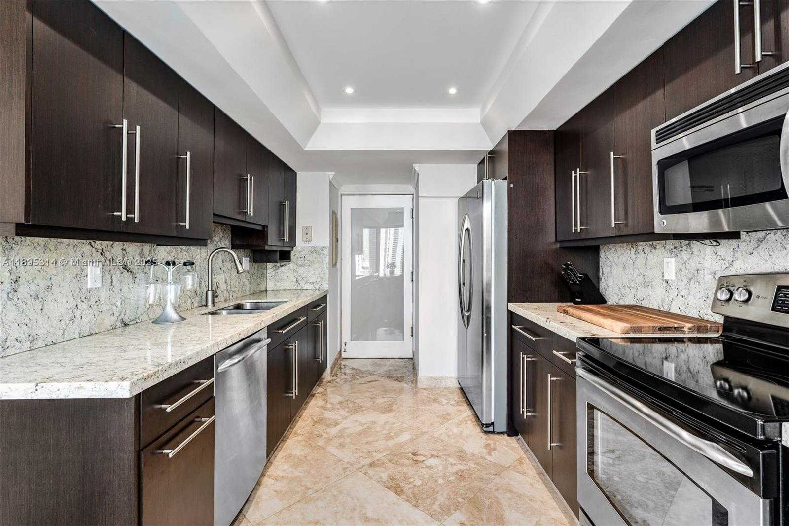 Small Image of 520 BRICKELL KEY DR #A1716, Miami Number 8