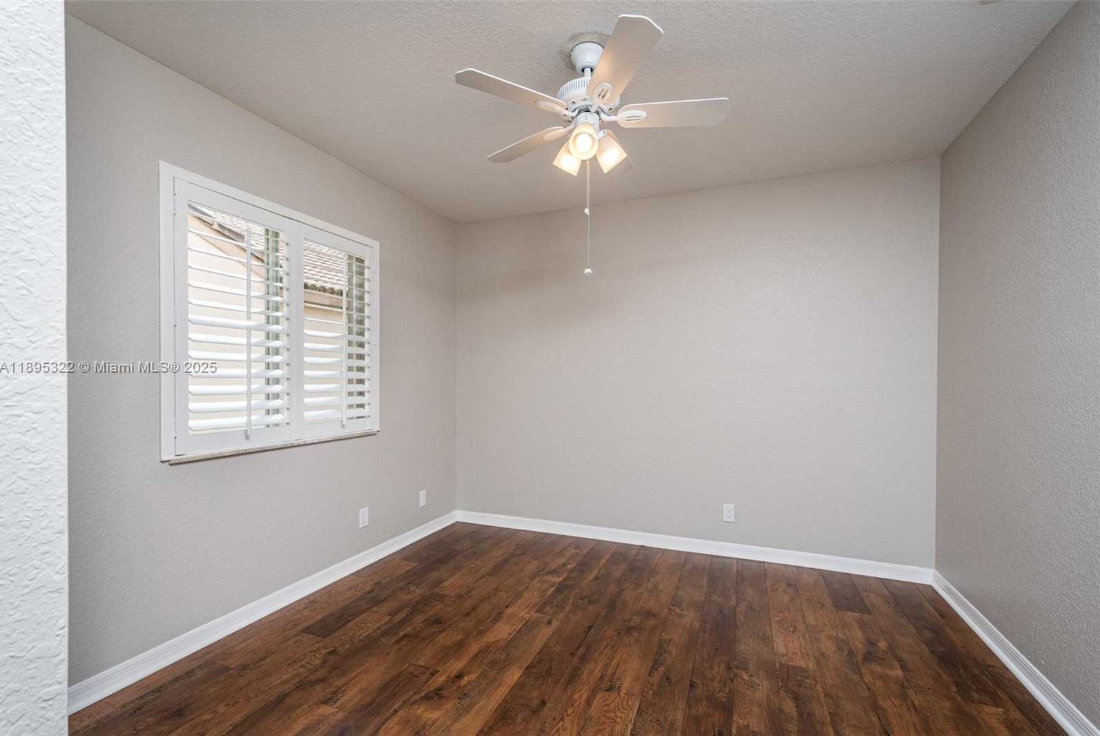 Small Image of 1524 CANARY ISLAND DR #1524, Weston Number 15