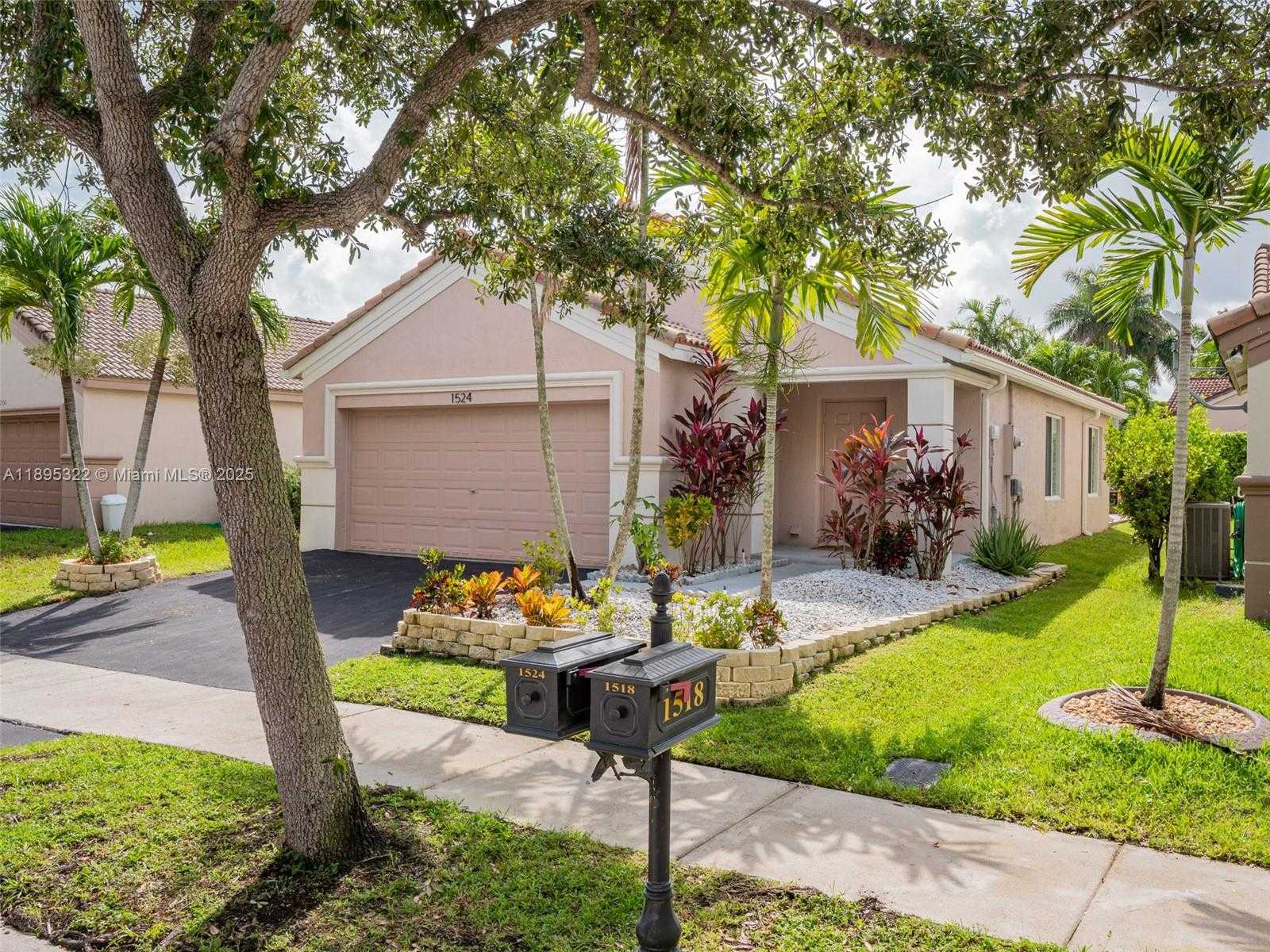 Small Image of 1524 CANARY ISLAND DR #1524, Weston Number 17