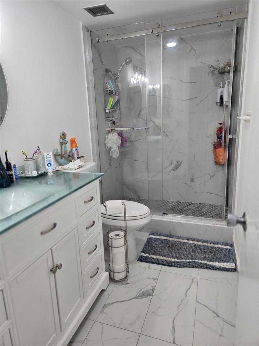 Small Image of 901 HILLCREST DR #501, Hollywood Number 6