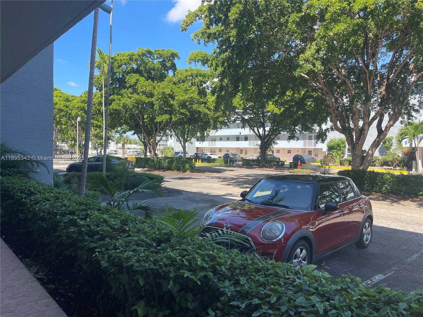 Small Image of 3750 NORTH EAST 169TH ST #102, North Miami Beach Number 4