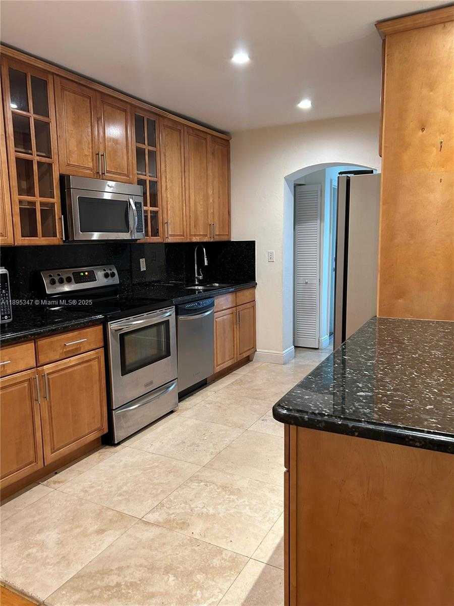 Small Image of 641 ZAMORA AVE, Coral Gables Number 10