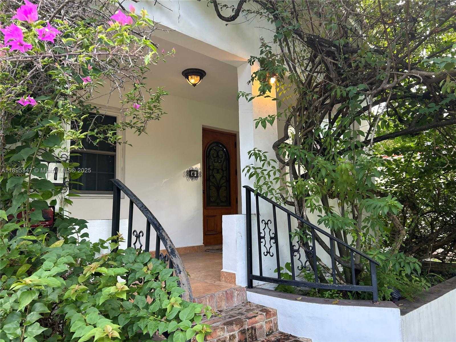 Small Image of 641 ZAMORA AVE, Coral Gables Number 3