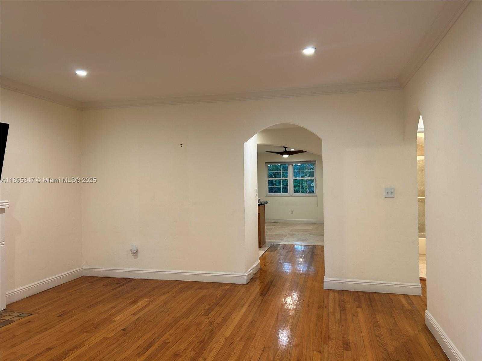 Small Image of 641 ZAMORA AVE, Coral Gables Number 5