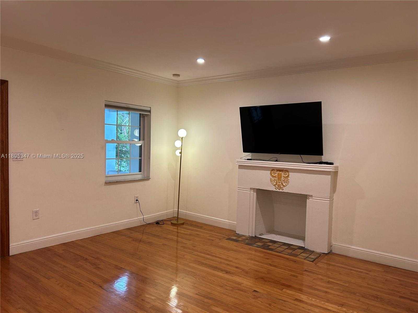 Small Image of 641 ZAMORA AVE, Coral Gables Number 6