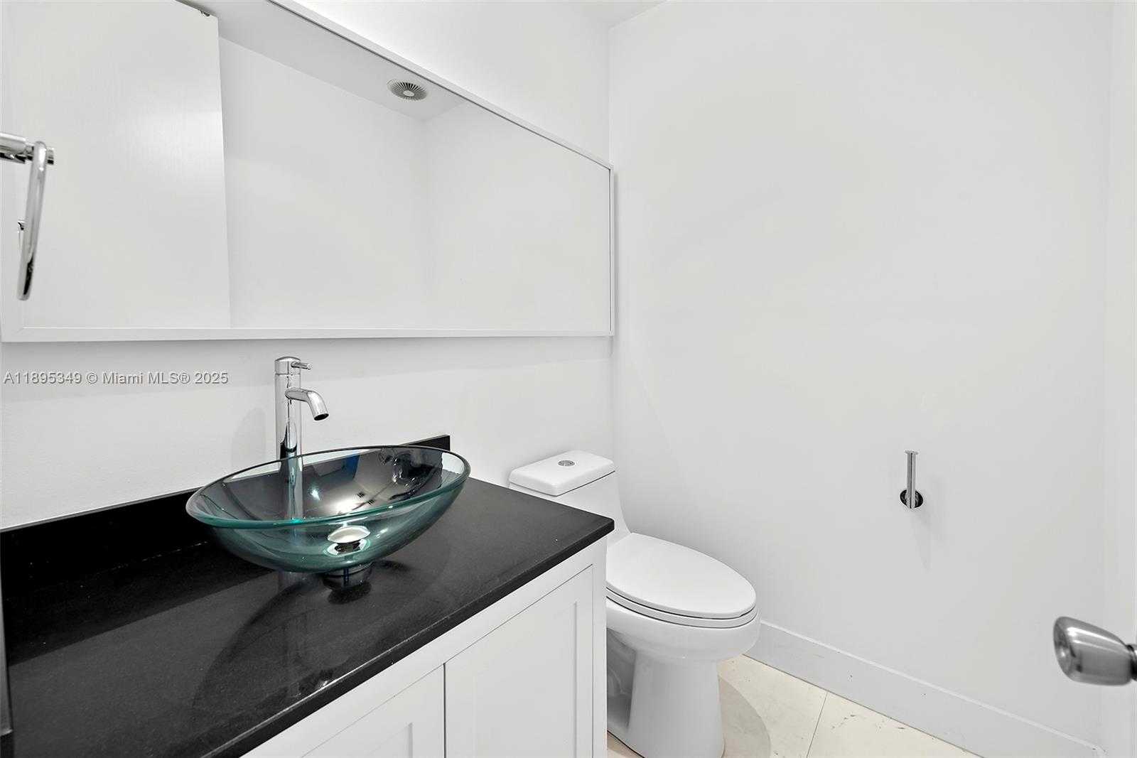 Small Image of 3880 HARDIE AVE, Miami Number 12