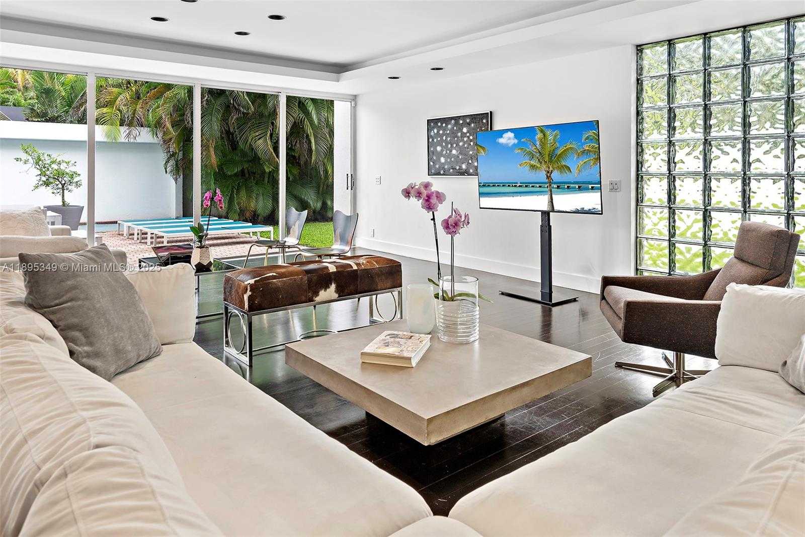 Small Image of 3880 HARDIE AVE, Miami Number 13