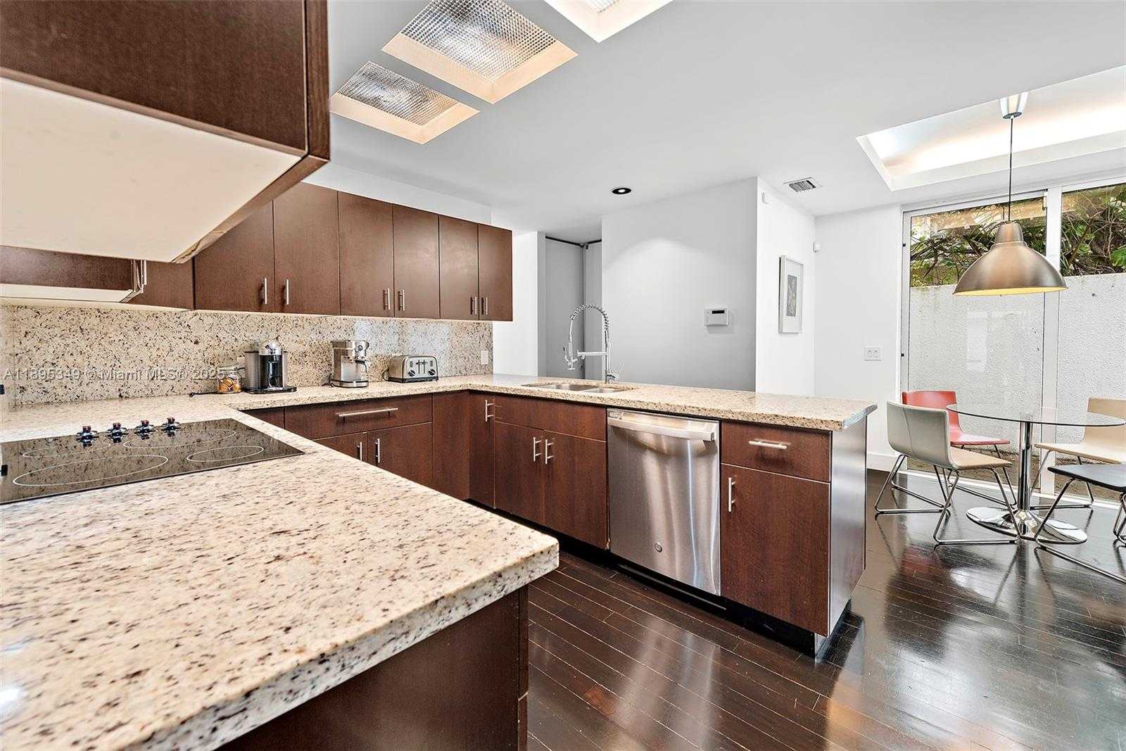 Small Image of 3880 HARDIE AVE, Miami Number 15
