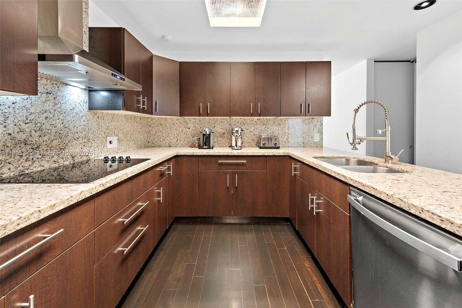 Small Image of 3880 HARDIE AVE, Miami Number 16