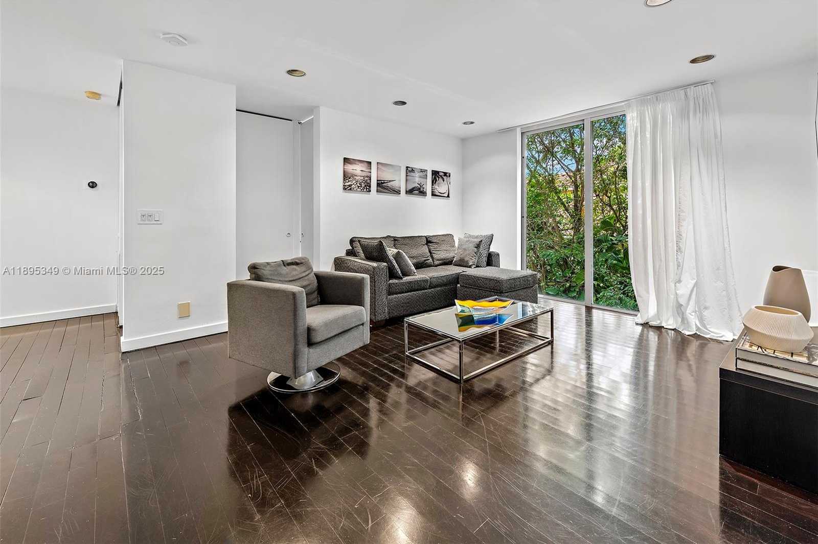 Small Image of 3880 HARDIE AVE, Miami Number 18
