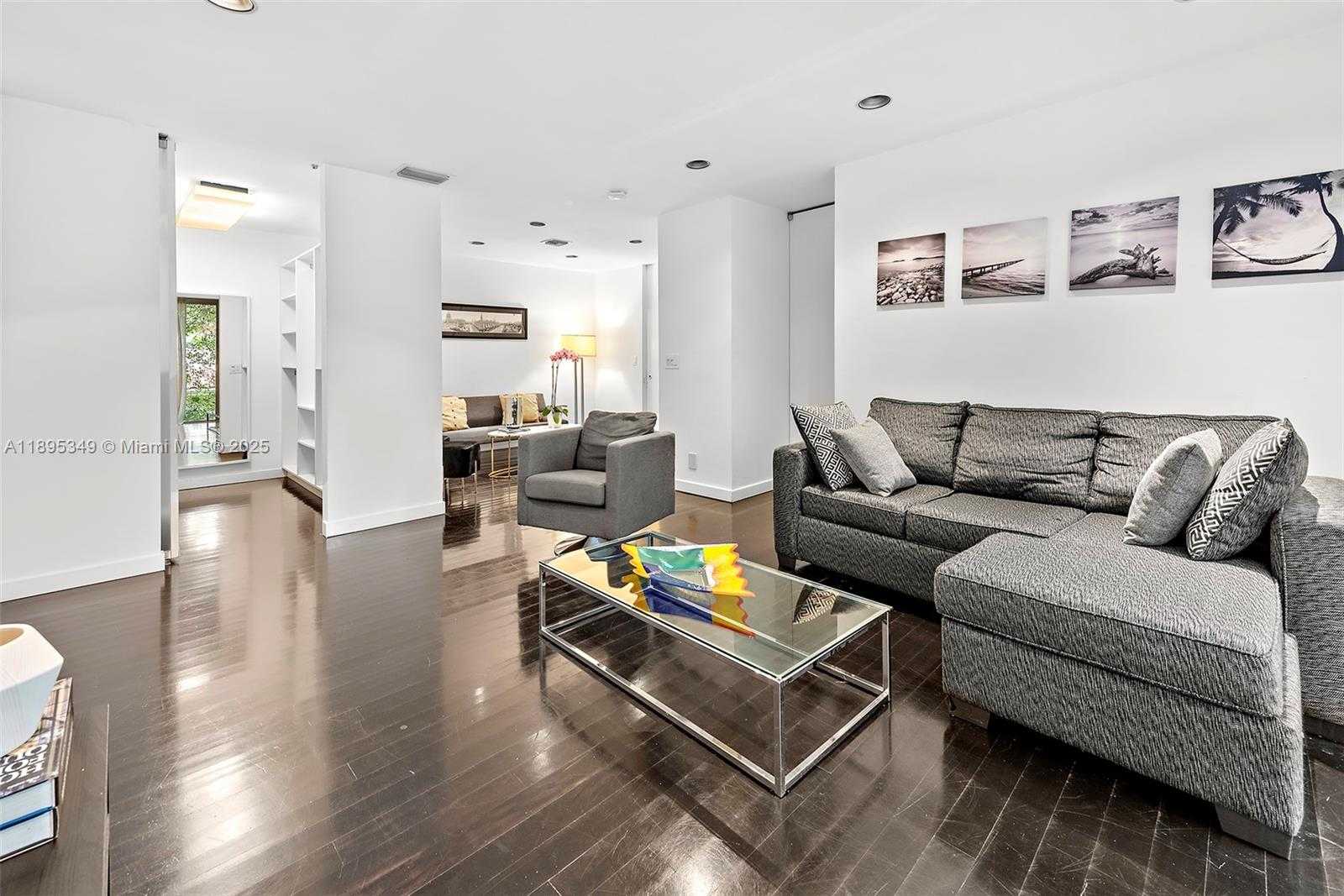 Small Image of 3880 HARDIE AVE, Miami Number 19