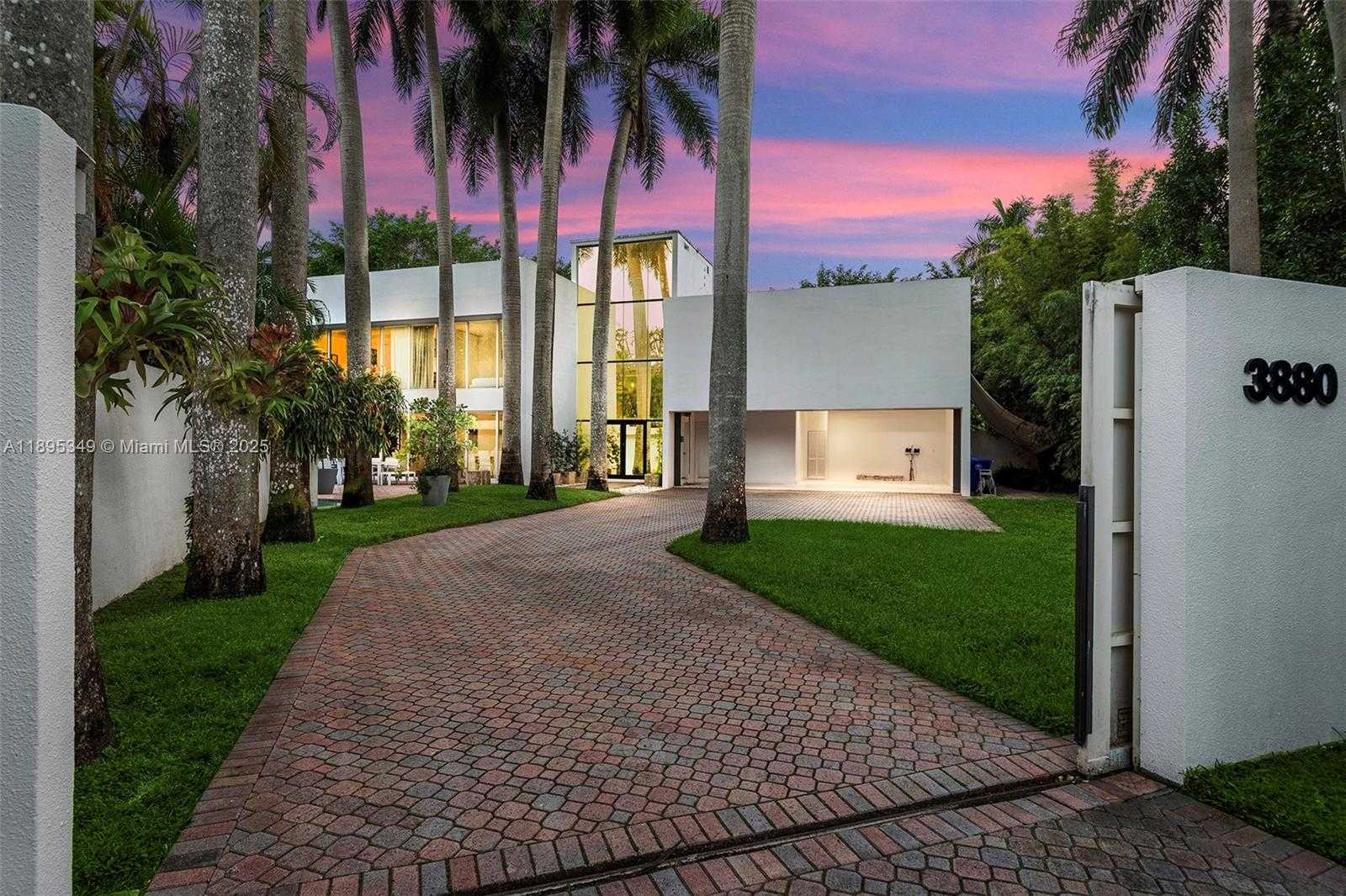 Small Image of 3880 HARDIE AVE, Miami Number 2