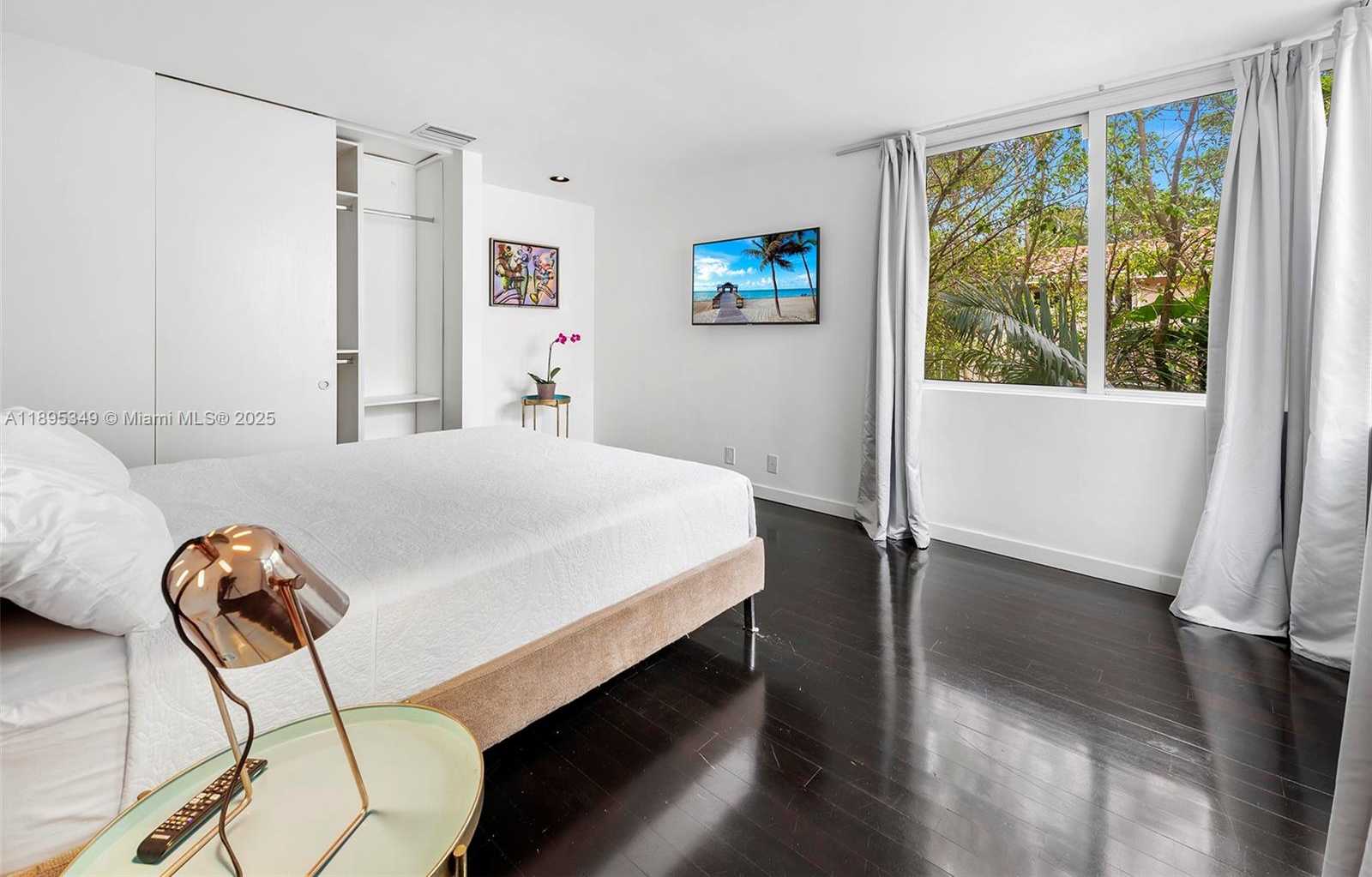 Small Image of 3880 HARDIE AVE, Miami Number 26