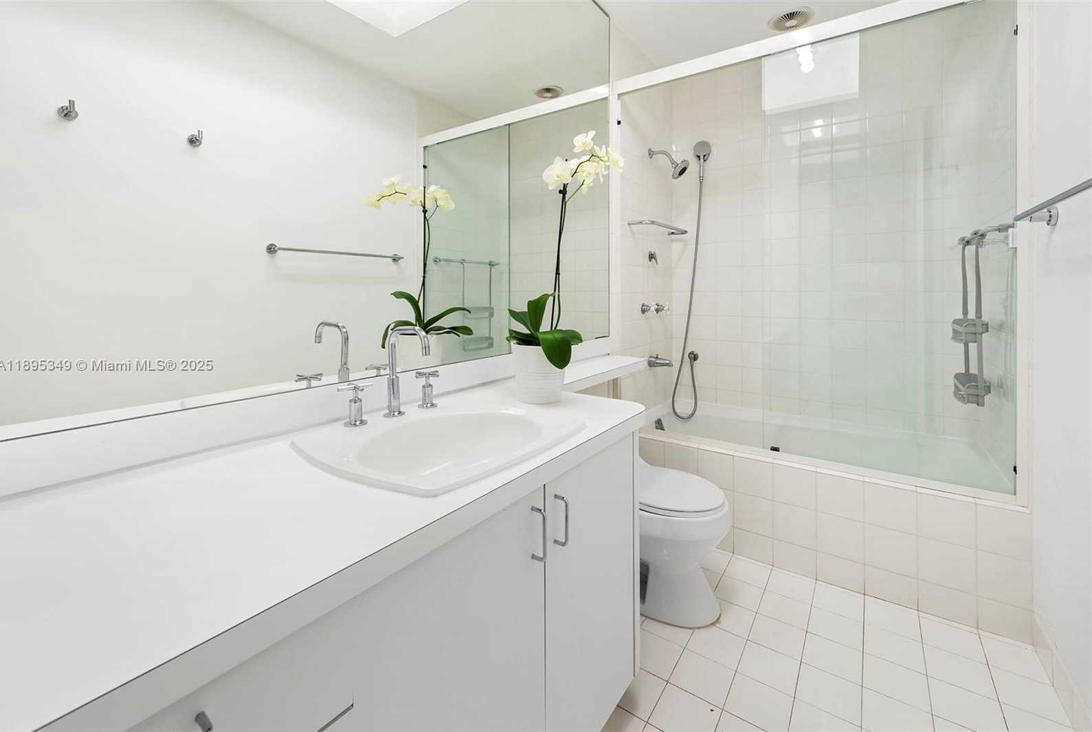 Small Image of 3880 HARDIE AVE, Miami Number 28
